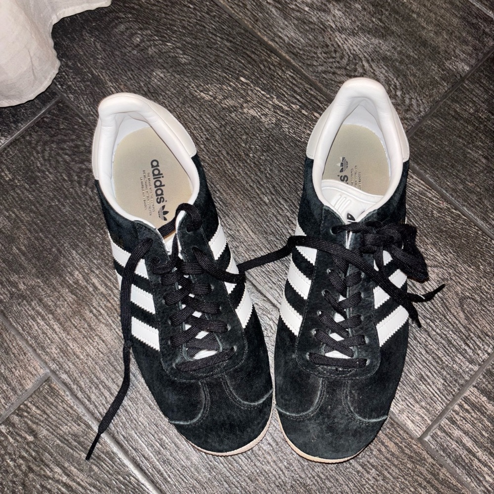 Adidas Black and White Sneakers Classic Design